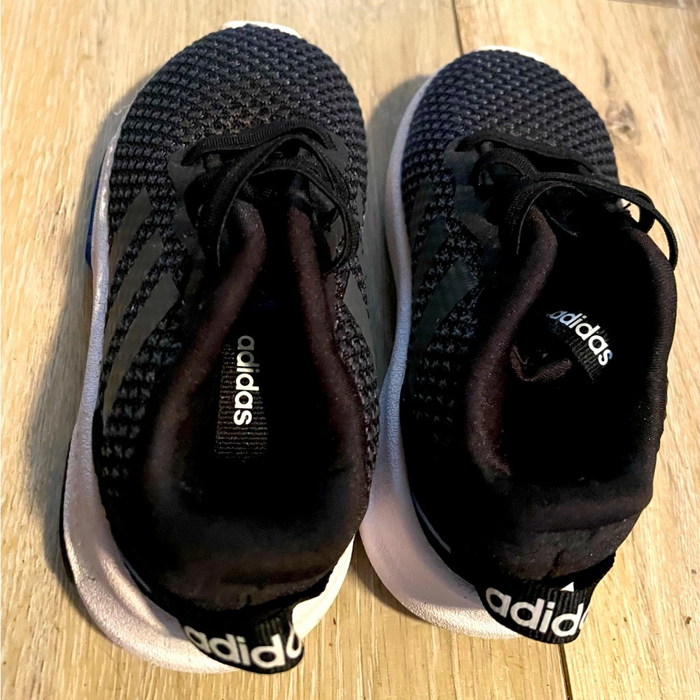 Adidas toddler size 5 shoe